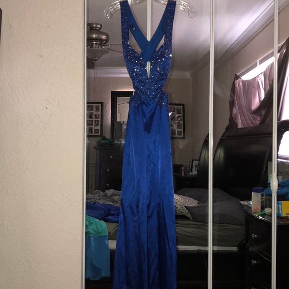 Prom/Evening gown - Picture 1 of 8